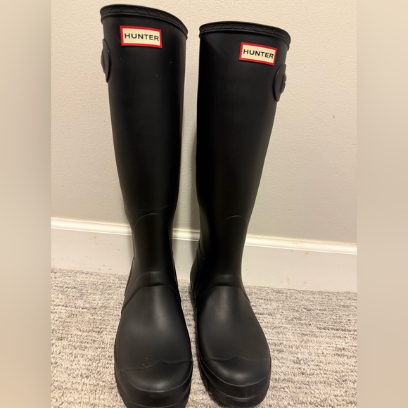 Hunter Classic Black Footwear - Picture 2 of 4